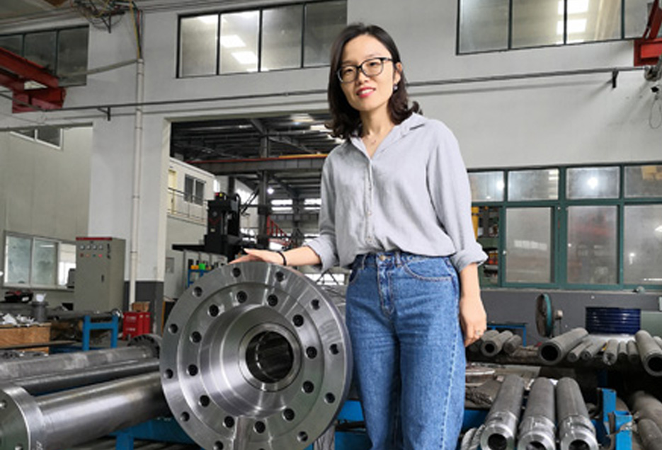 EJS ПРАЗДНУЕТ ТРУДОВОЙ ПРАЗДНИК